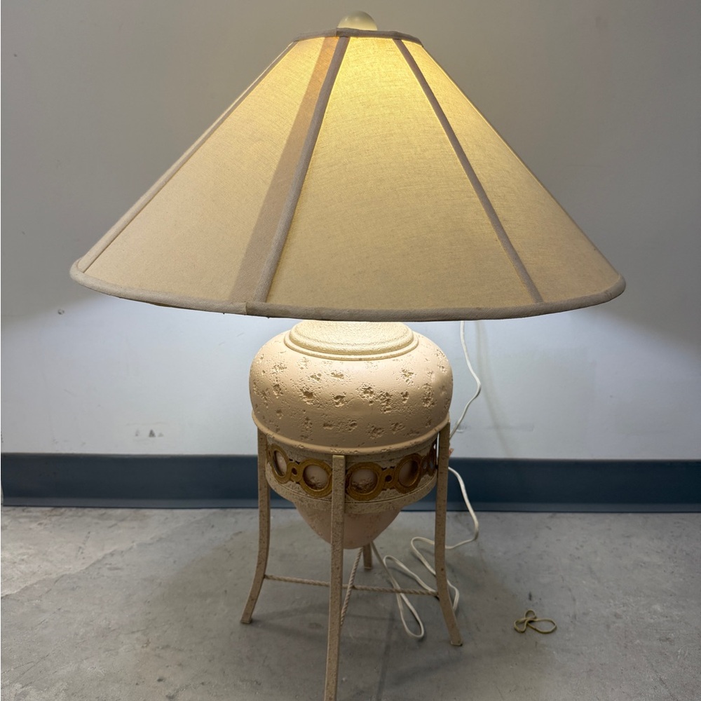 Elegant Cream Table Lamp